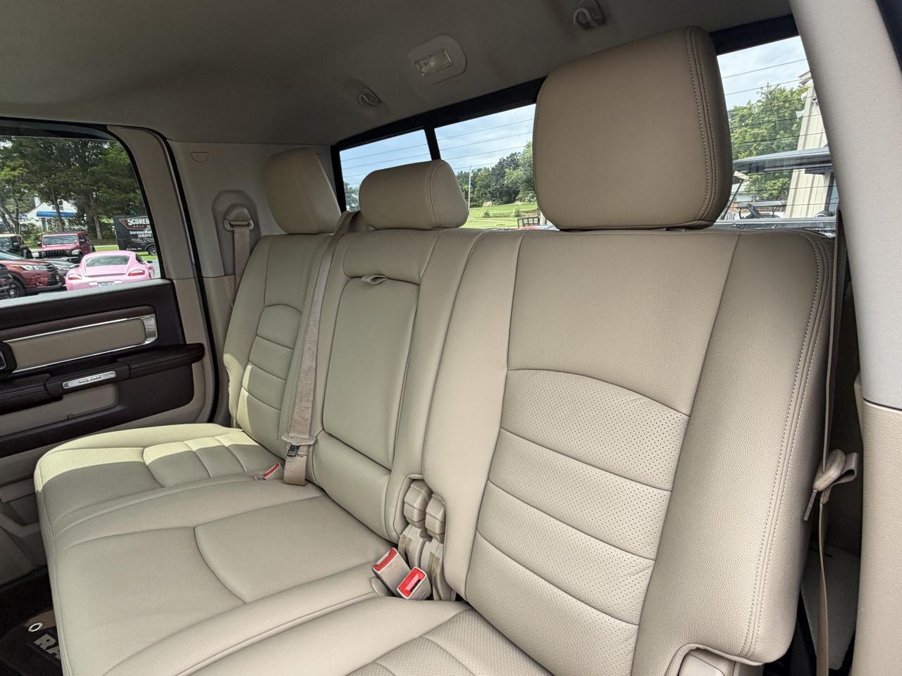 RAM 2500 Laramie 4x4 Mega Cab 6'4" Box 2018
