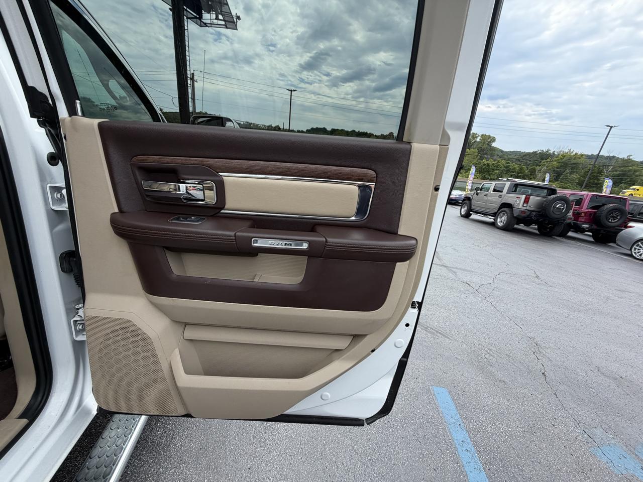 RAM 2500 Laramie 4x4 Mega Cab 6'4" Box 2018