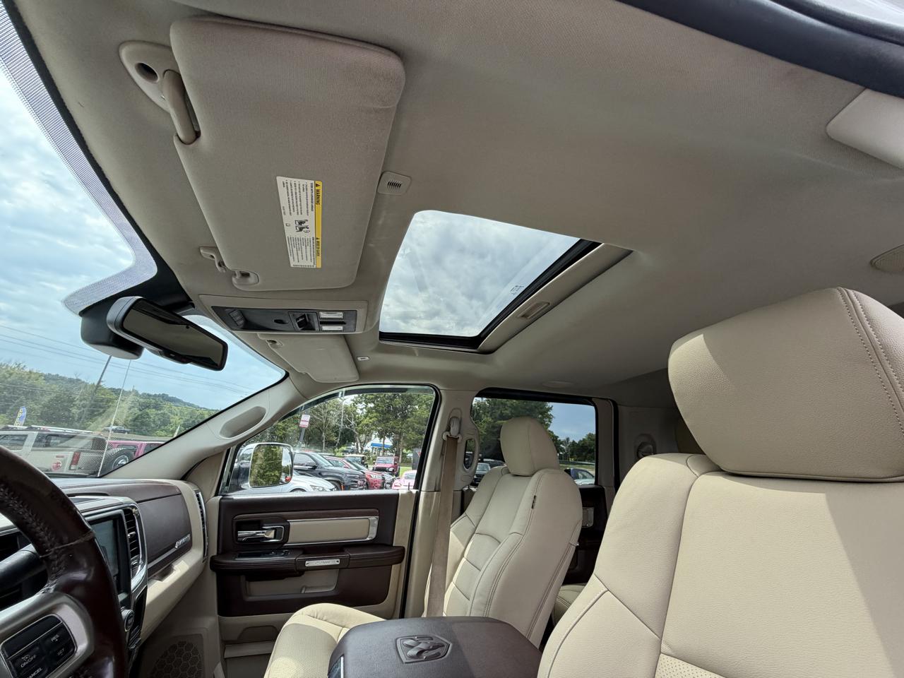 RAM 2500 Laramie 4x4 Mega Cab 6'4" Box 2018