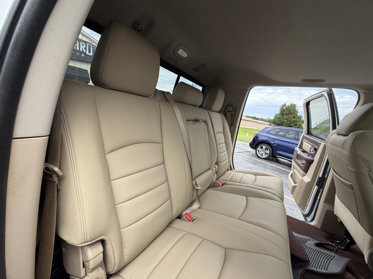 RAM 2500 Laramie 4x4 Mega Cab 6'4" Box 2018