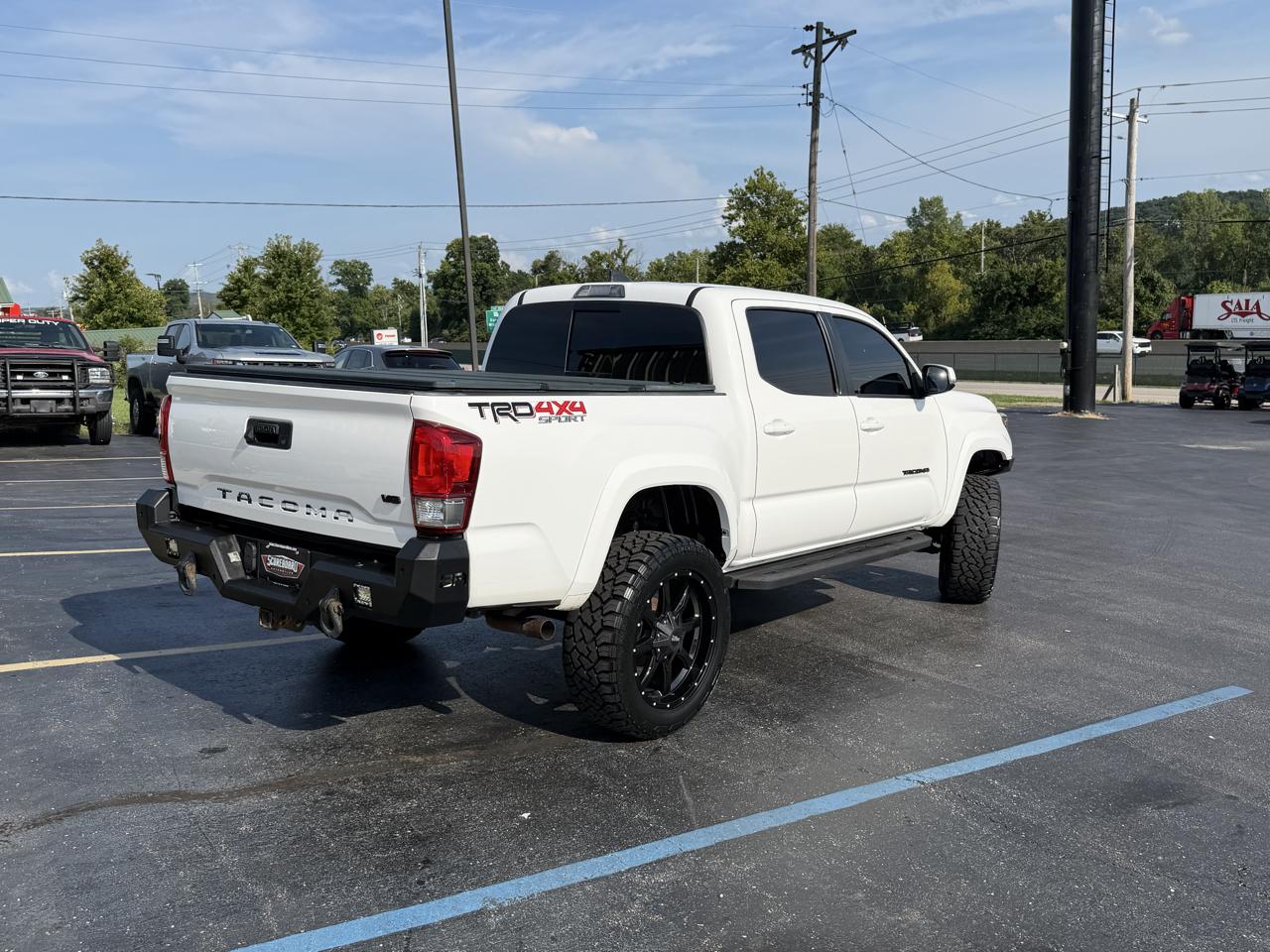 Toyota Tacoma SR5 Double Cab 5' Bed V6 4x4 AT (Natl) 2017