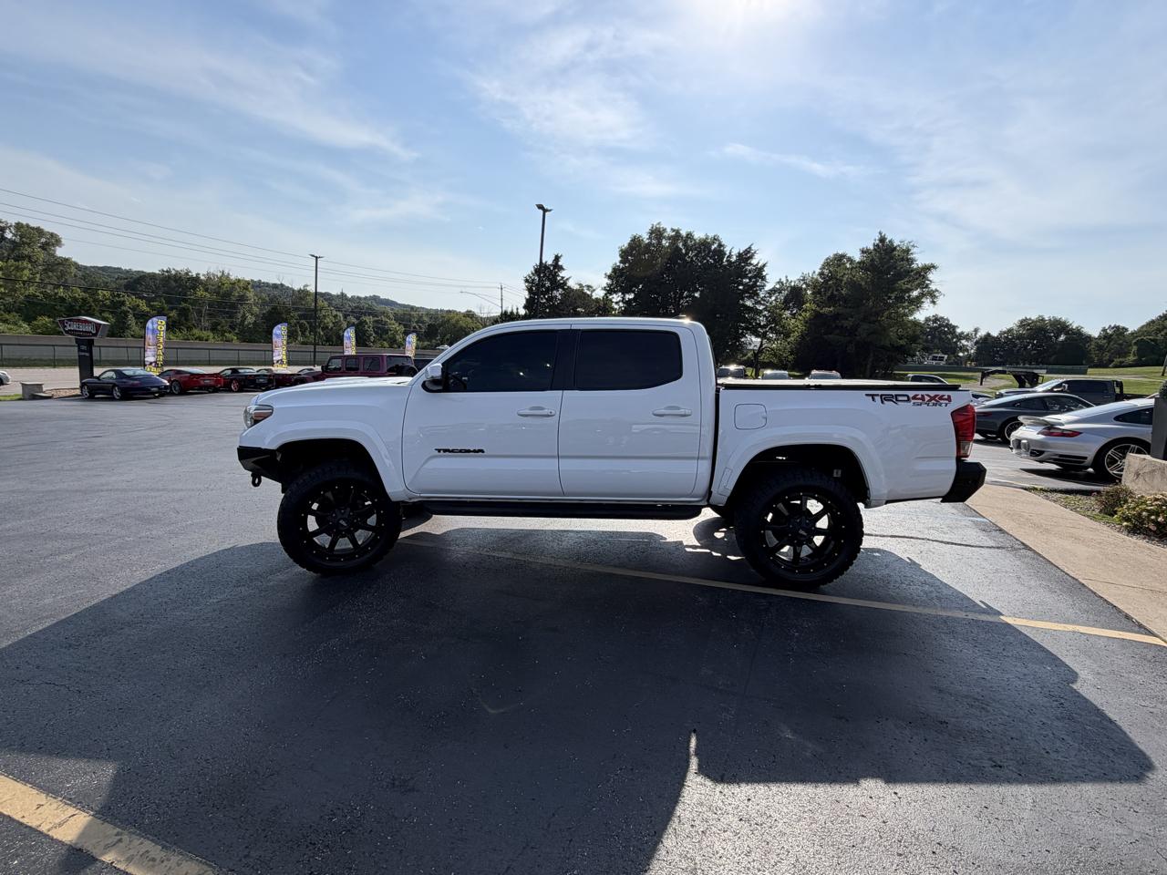 Toyota Tacoma SR5 Double Cab 5' Bed V6 4x4 AT (Natl) 2017