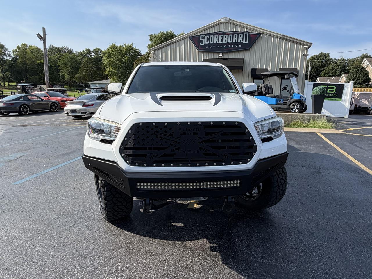 Toyota Tacoma SR5 Double Cab 5' Bed V6 4x4 AT (Natl) 2017