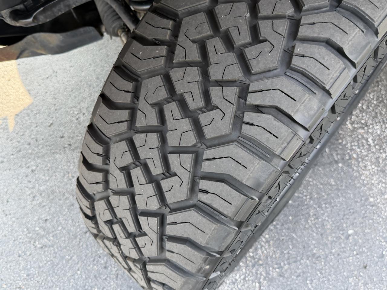 Toyota Tacoma SR5 Double Cab 5' Bed V6 4x4 AT (Natl) 2017