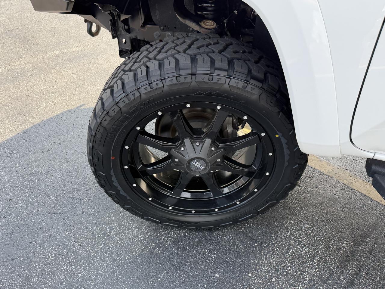 Toyota Tacoma SR5 Double Cab 5' Bed V6 4x4 AT (Natl) 2017