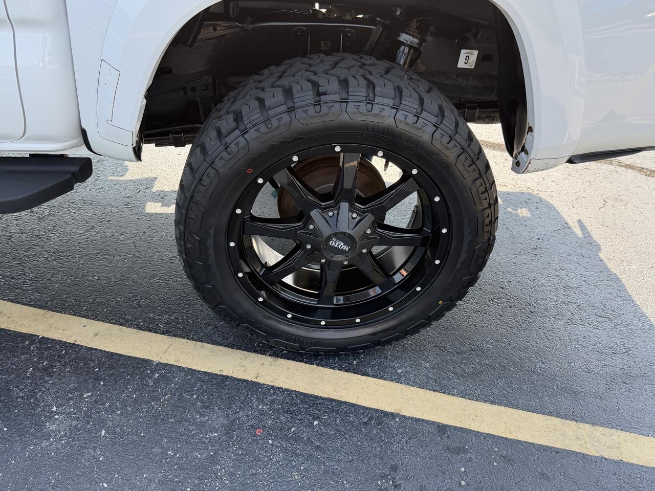 Toyota Tacoma SR5 Double Cab 5' Bed V6 4x4 AT (Natl) 2017