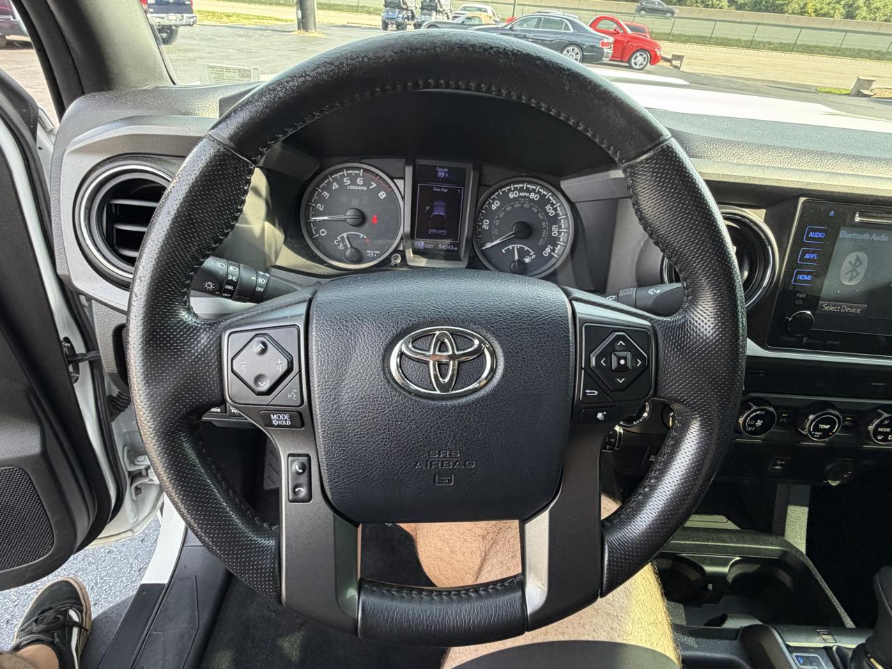 Toyota Tacoma SR5 Double Cab 5' Bed V6 4x4 AT (Natl) 2017
