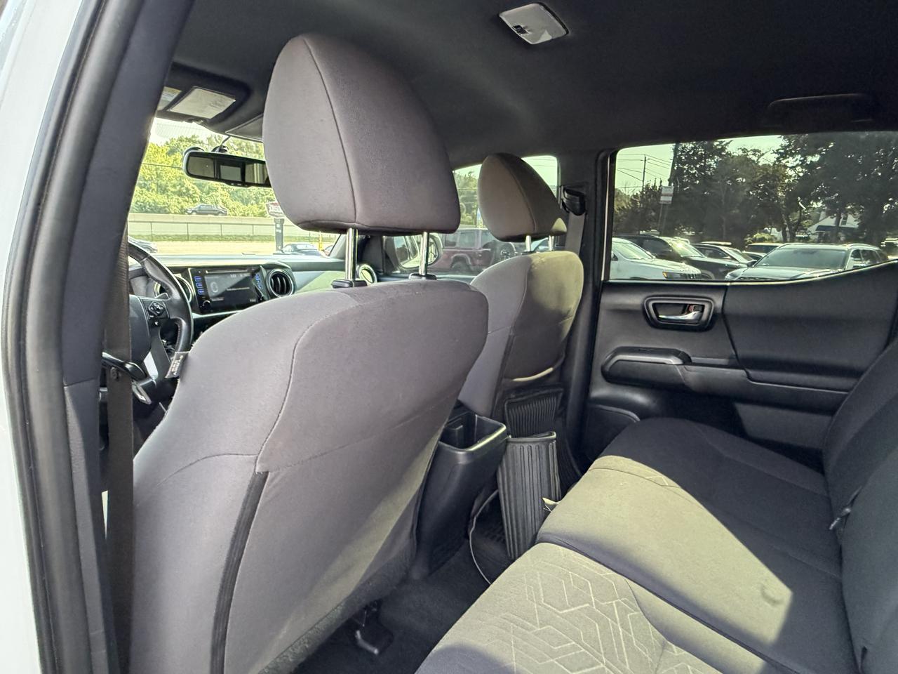 Toyota Tacoma SR5 Double Cab 5' Bed V6 4x4 AT (Natl) 2017