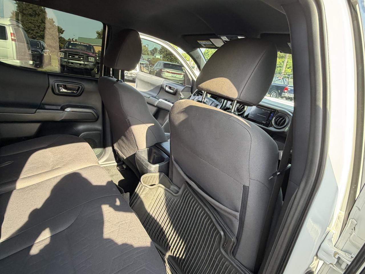 Toyota Tacoma SR5 Double Cab 5' Bed V6 4x4 AT (Natl) 2017
