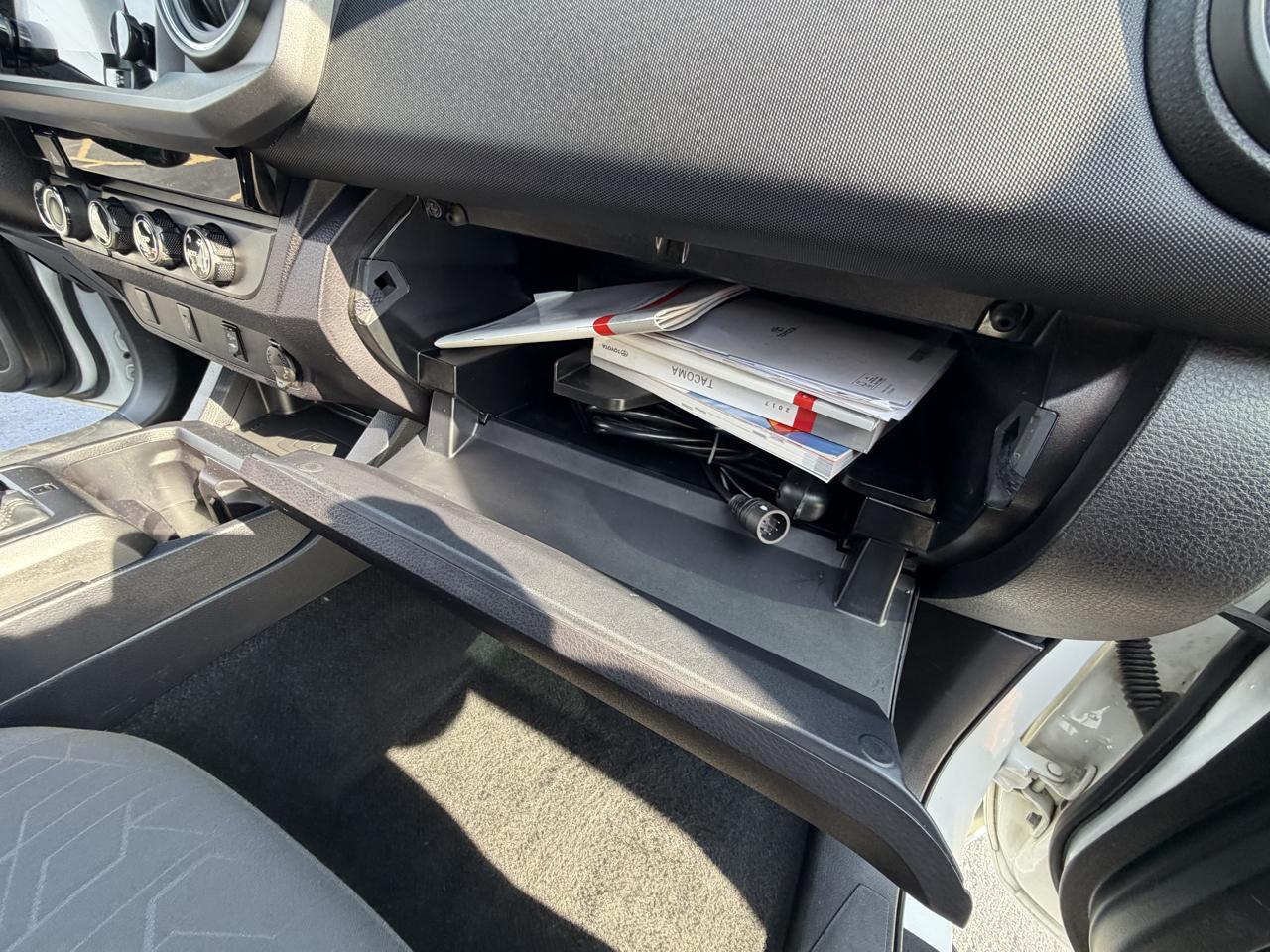Toyota Tacoma SR5 Double Cab 5' Bed V6 4x4 AT (Natl) 2017