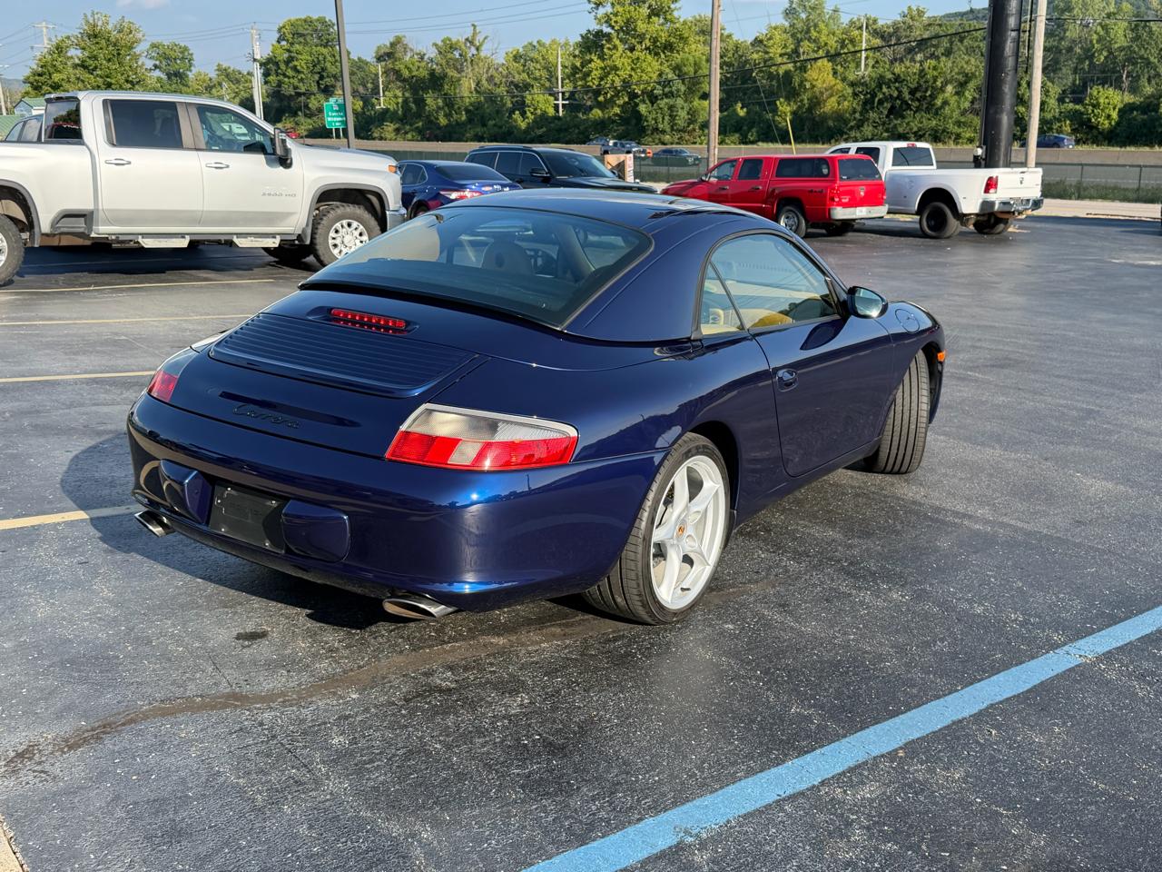 Porsche 911 Carrera 2dr Carrera Cabriolet 6-Spd Manual 2003