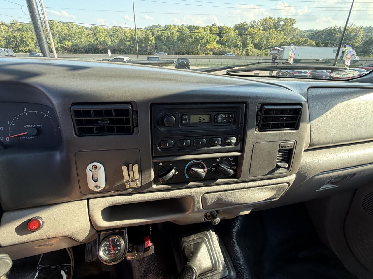 Ford Super Duty F-450 Reg Cab 141" WB XL 2000