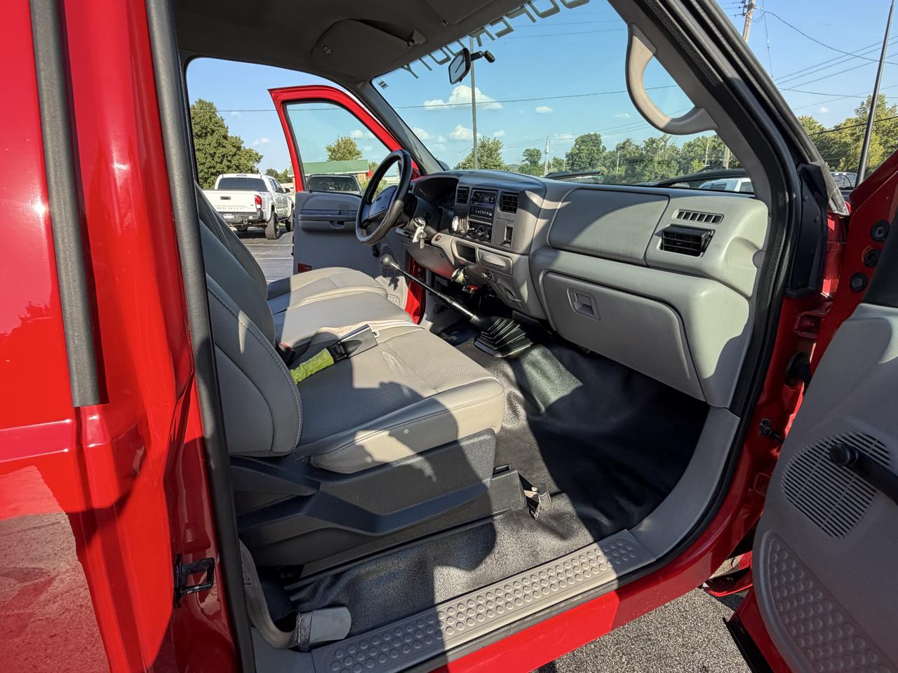 Ford Super Duty F-450 Reg Cab 141" WB XL 2000