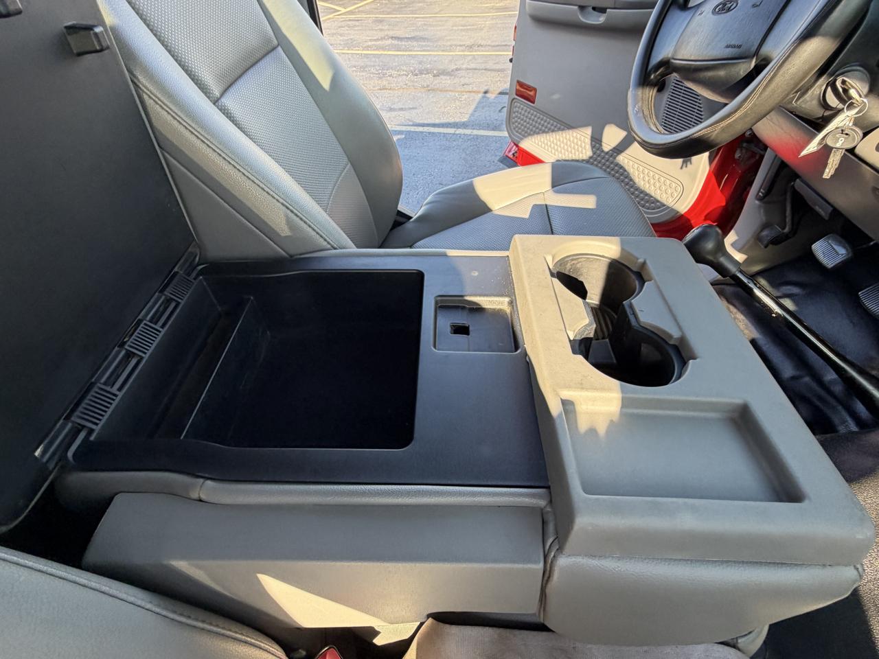 Ford Super Duty F-450 Reg Cab 141" WB XL 2000