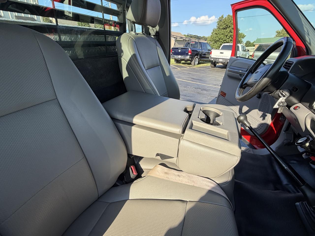 Ford Super Duty F-450 Reg Cab 141" WB XL 2000