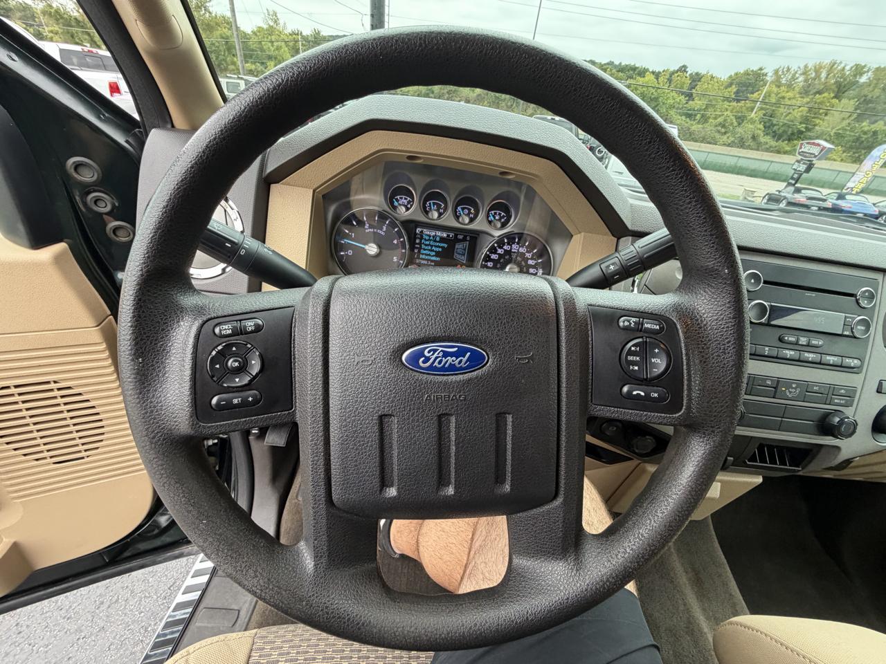 Ford Super Duty F-450 DRW 4WD Crew Cab 172" XL 2016