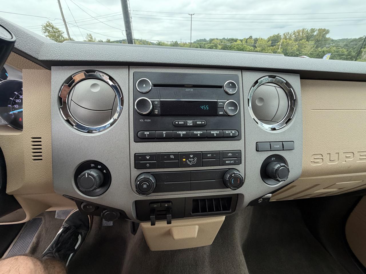 Ford Super Duty F-450 DRW 4WD Crew Cab 172" XL 2016