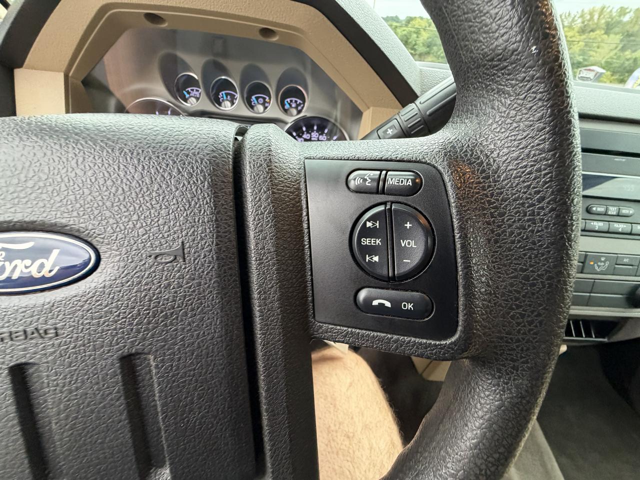 Ford Super Duty F-450 DRW 4WD Crew Cab 172" XL 2016
