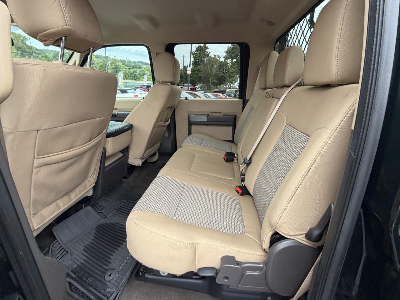 Ford Super Duty F-450 DRW 4WD Crew Cab 172" XL 2016