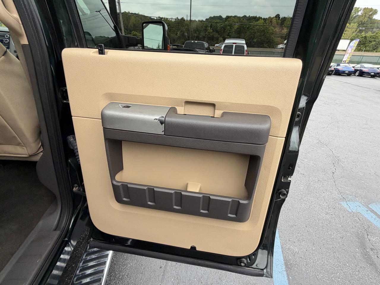 Ford Super Duty F-450 DRW 4WD Crew Cab 172" XL 2016