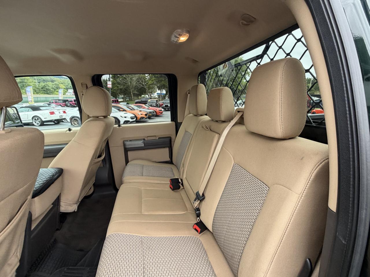 Ford Super Duty F-450 DRW 4WD Crew Cab 172" XL 2016