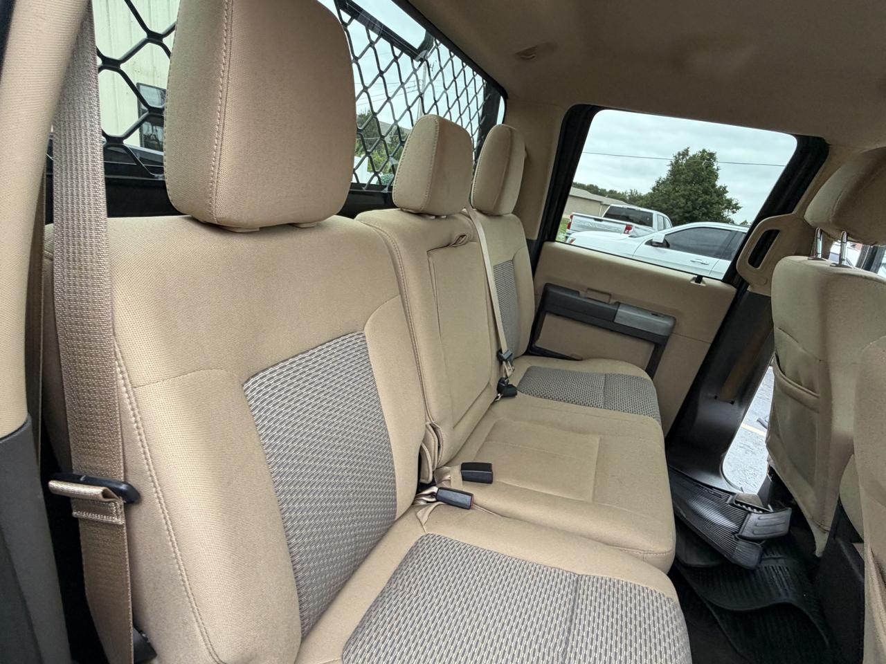 Ford Super Duty F-450 DRW 4WD Crew Cab 172" XL 2016