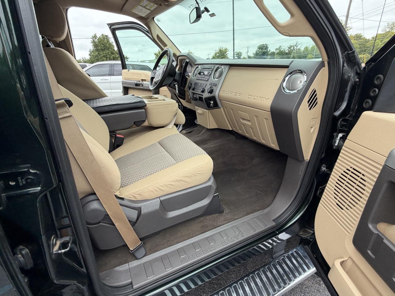 Ford Super Duty F-450 DRW 4WD Crew Cab 172" XL 2016