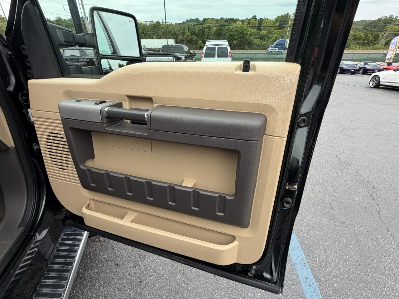 Ford Super Duty F-450 DRW 4WD Crew Cab 172" XL 2016