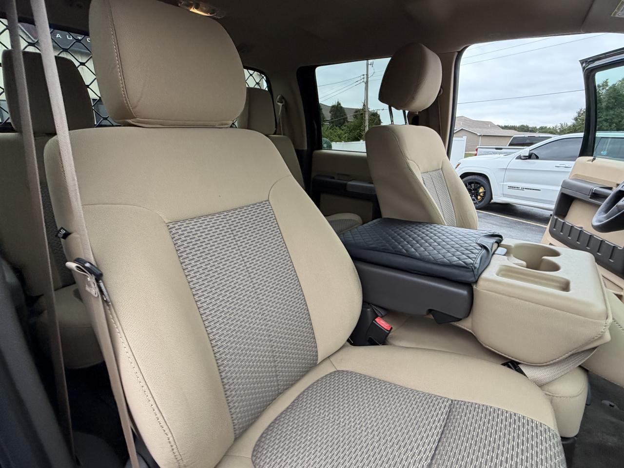 Ford Super Duty F-450 DRW 4WD Crew Cab 172" XL 2016