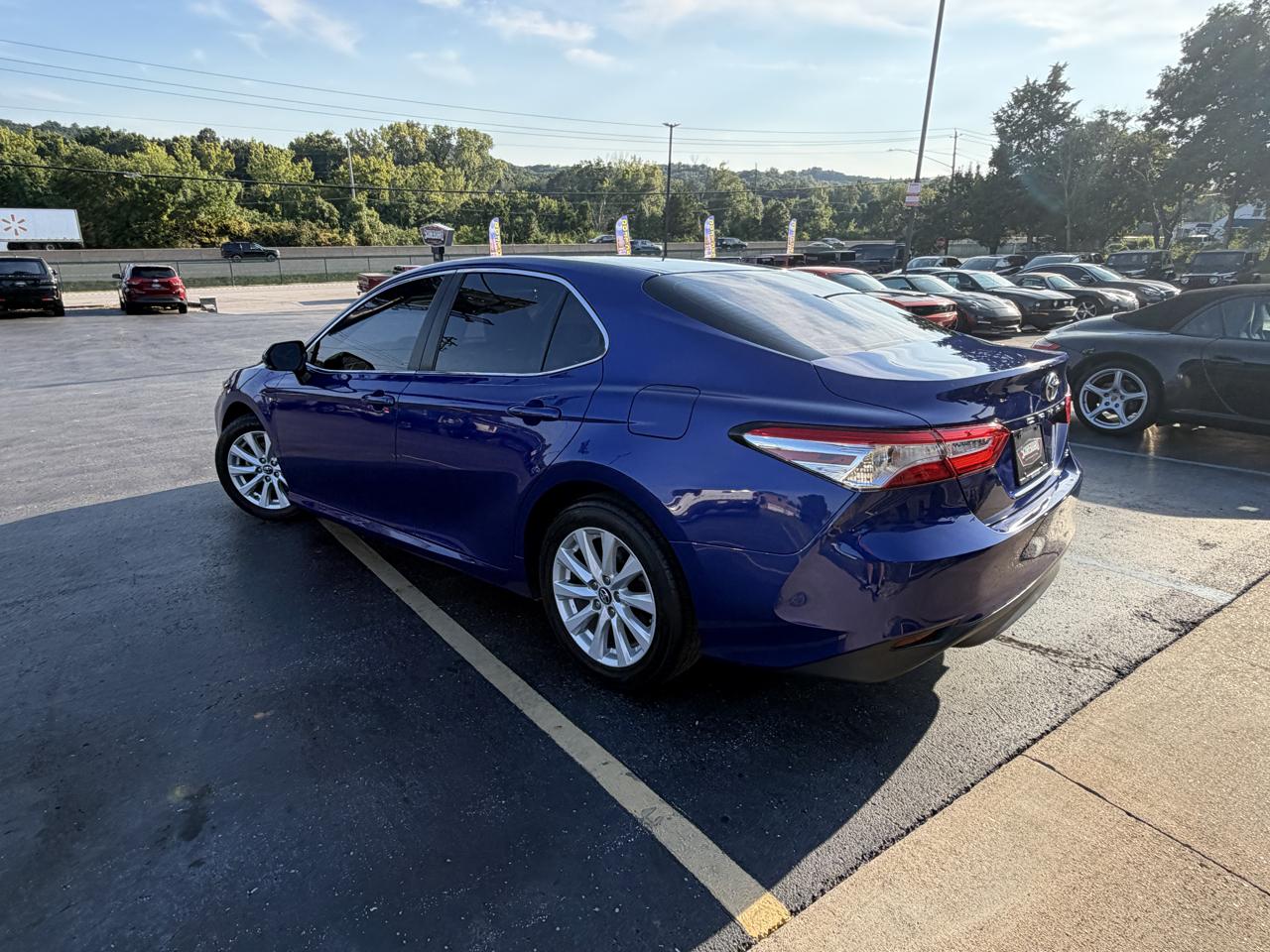 Toyota Camry LE Auto (Natl) 2018