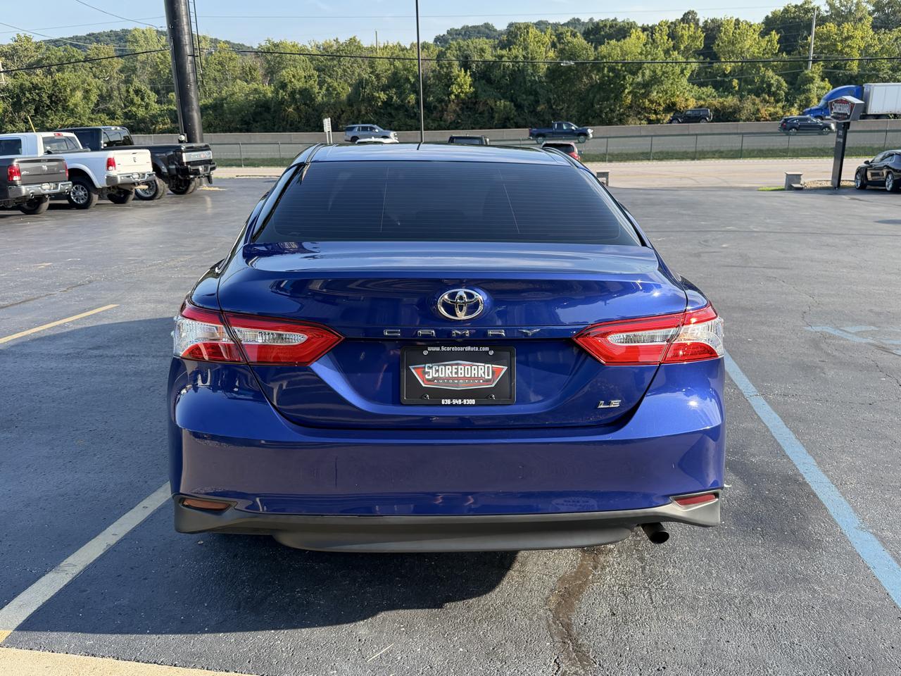 Toyota Camry LE Auto (Natl) 2018