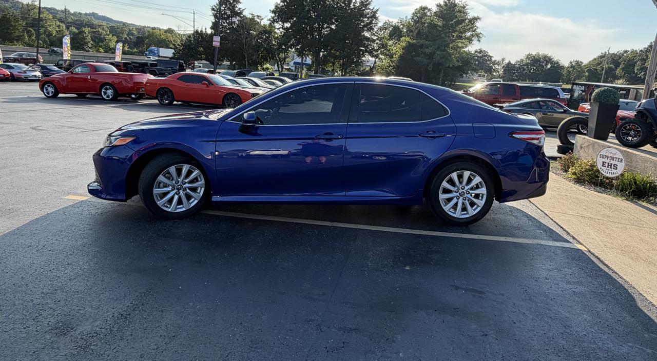 Toyota Camry LE Auto (Natl) 2018