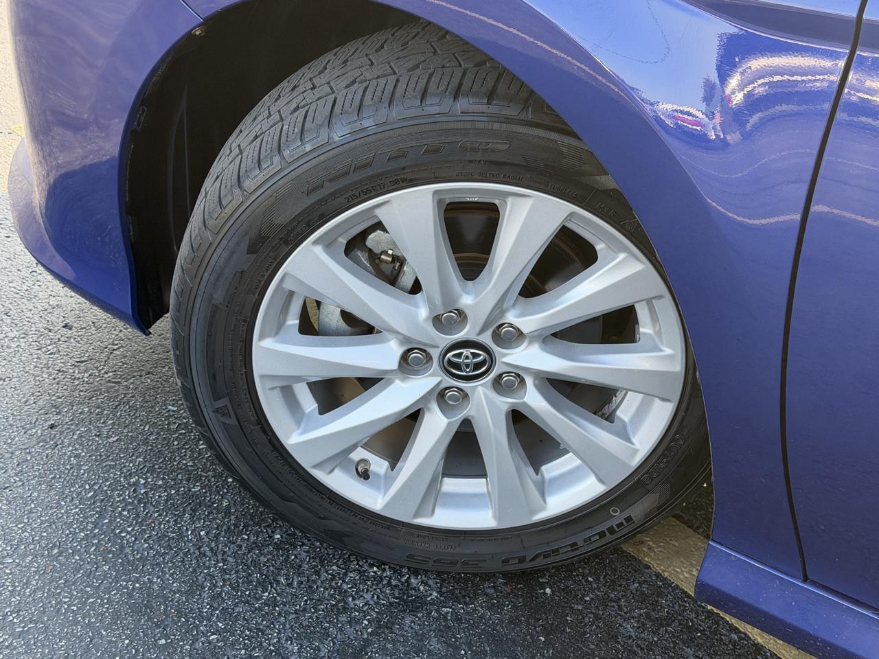 Toyota Camry LE Auto (Natl) 2018