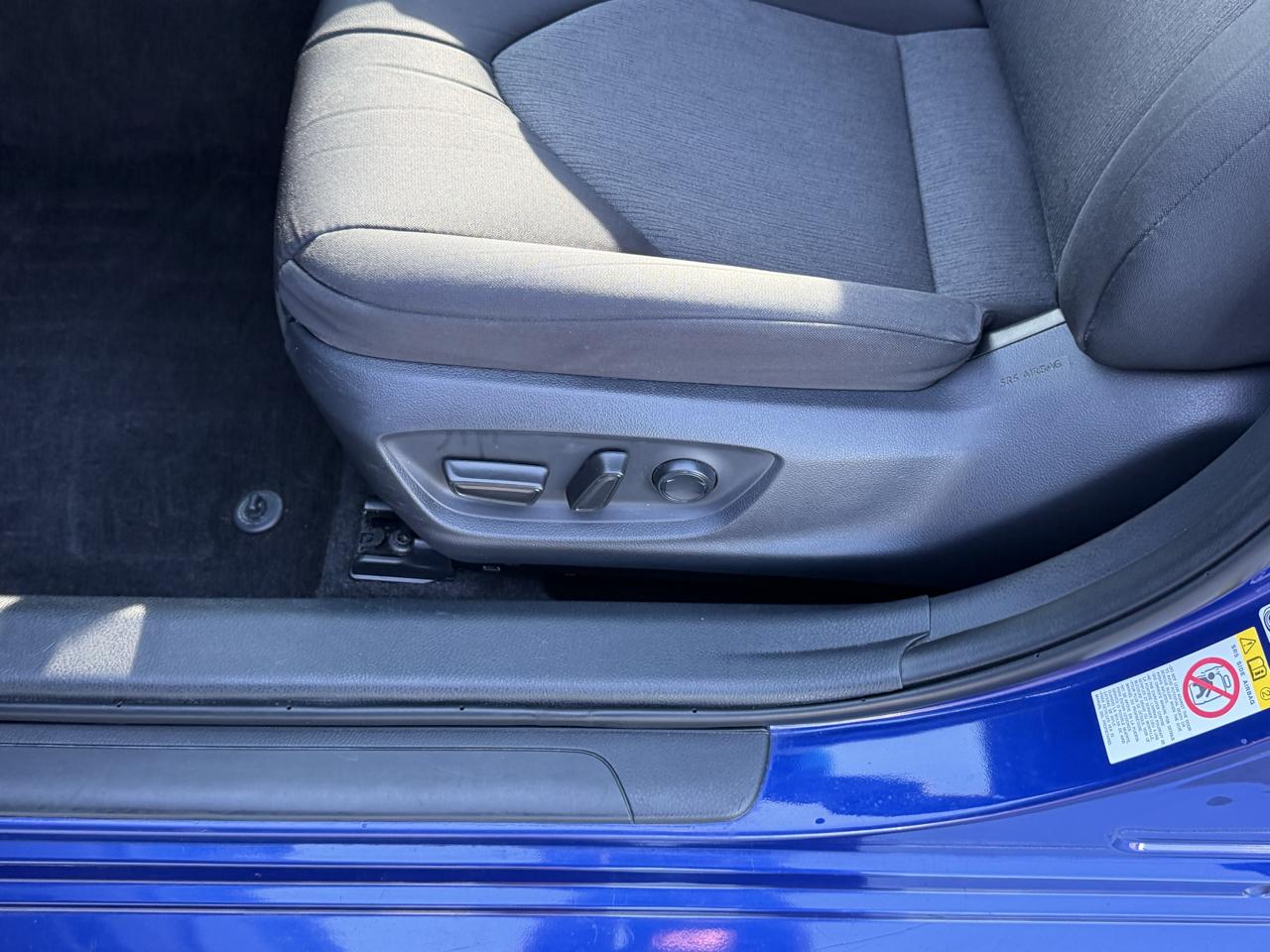 Toyota Camry LE Auto (Natl) 2018