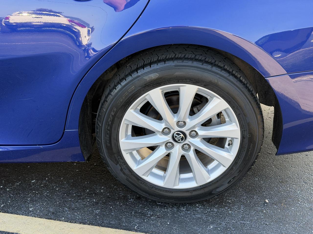 Toyota Camry LE Auto (Natl) 2018