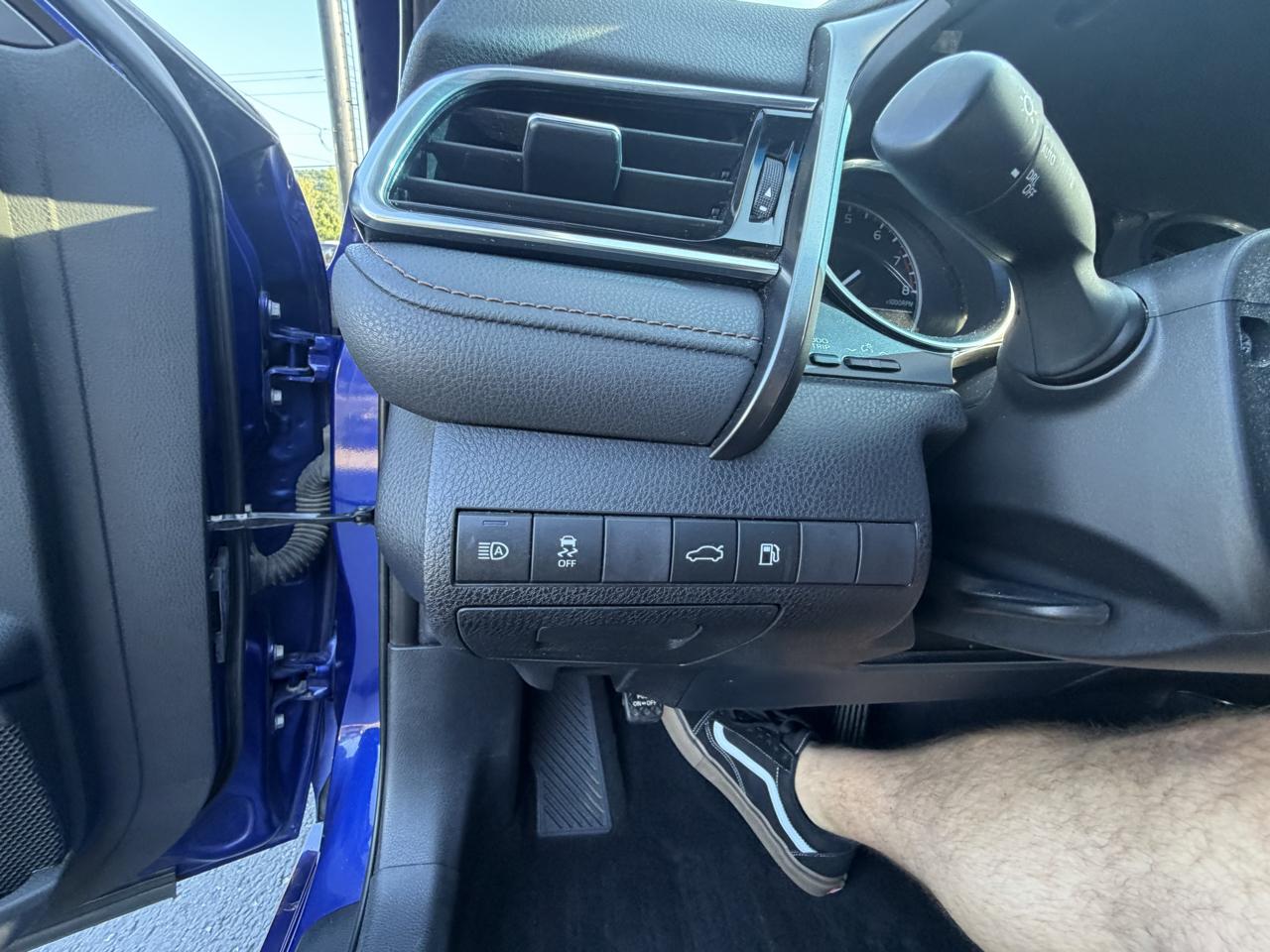Toyota Camry LE Auto (Natl) 2018