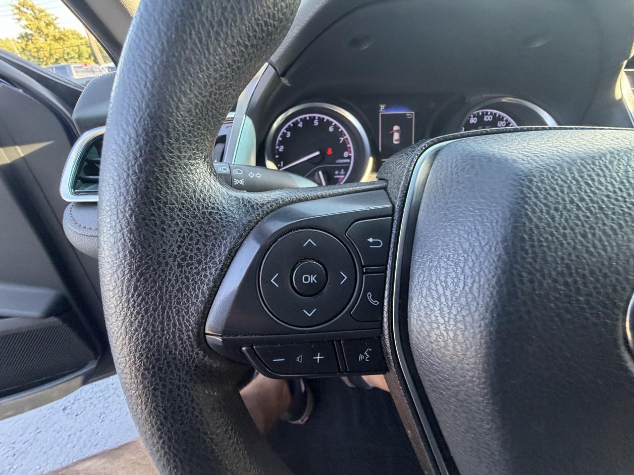 Toyota Camry LE Auto (Natl) 2018