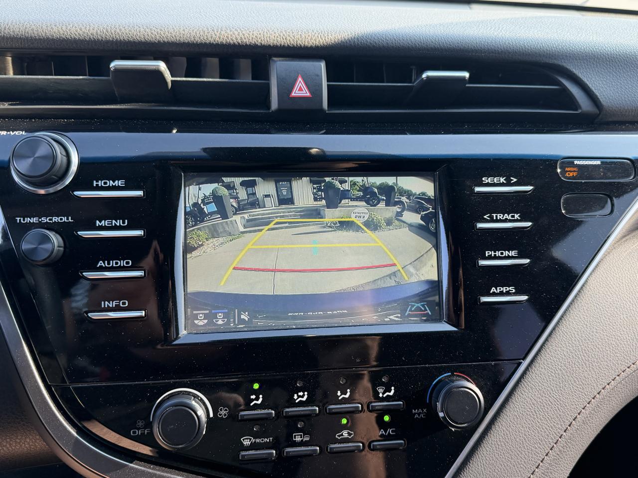 Toyota Camry LE Auto (Natl) 2018