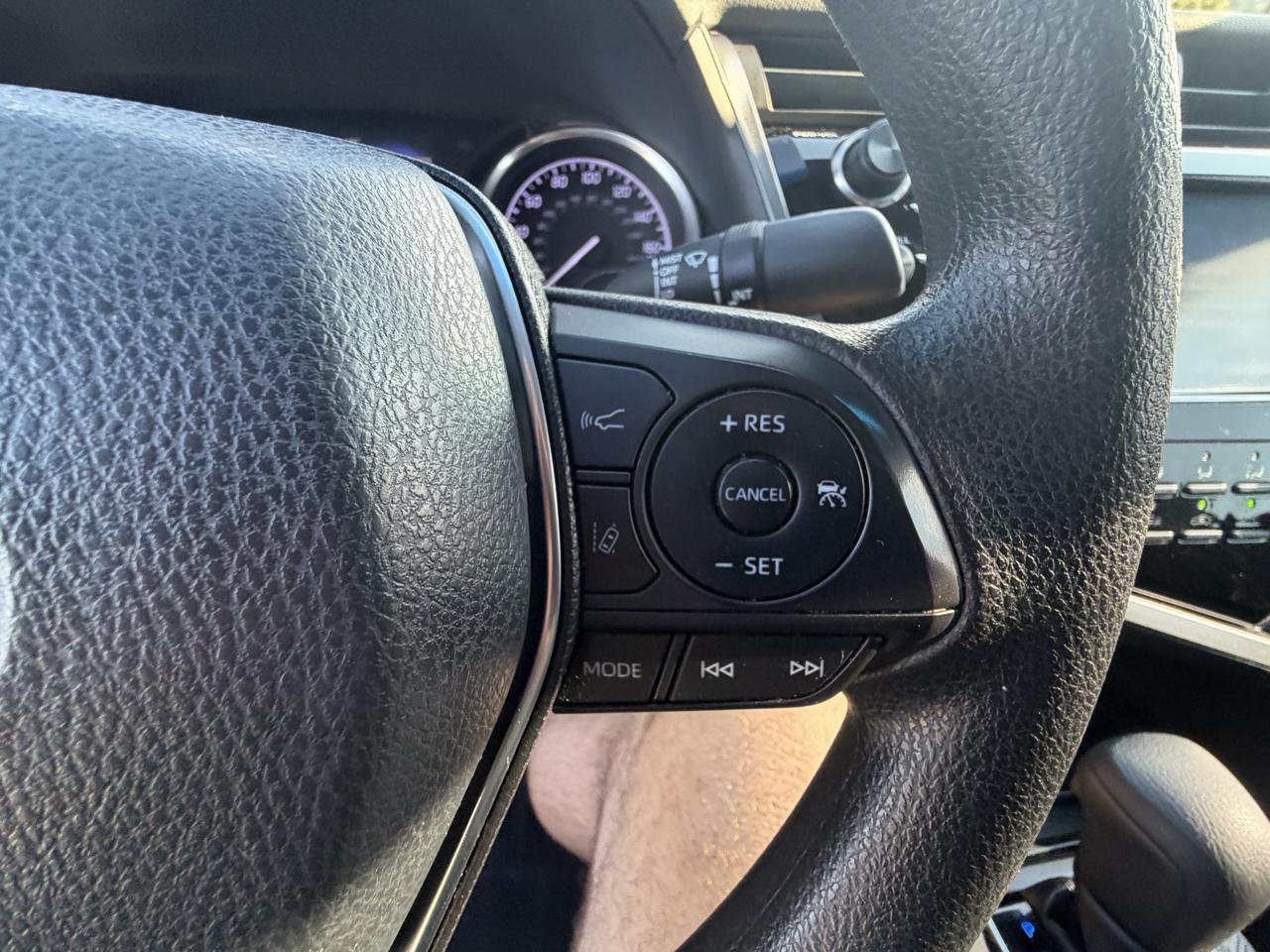 Toyota Camry LE Auto (Natl) 2018