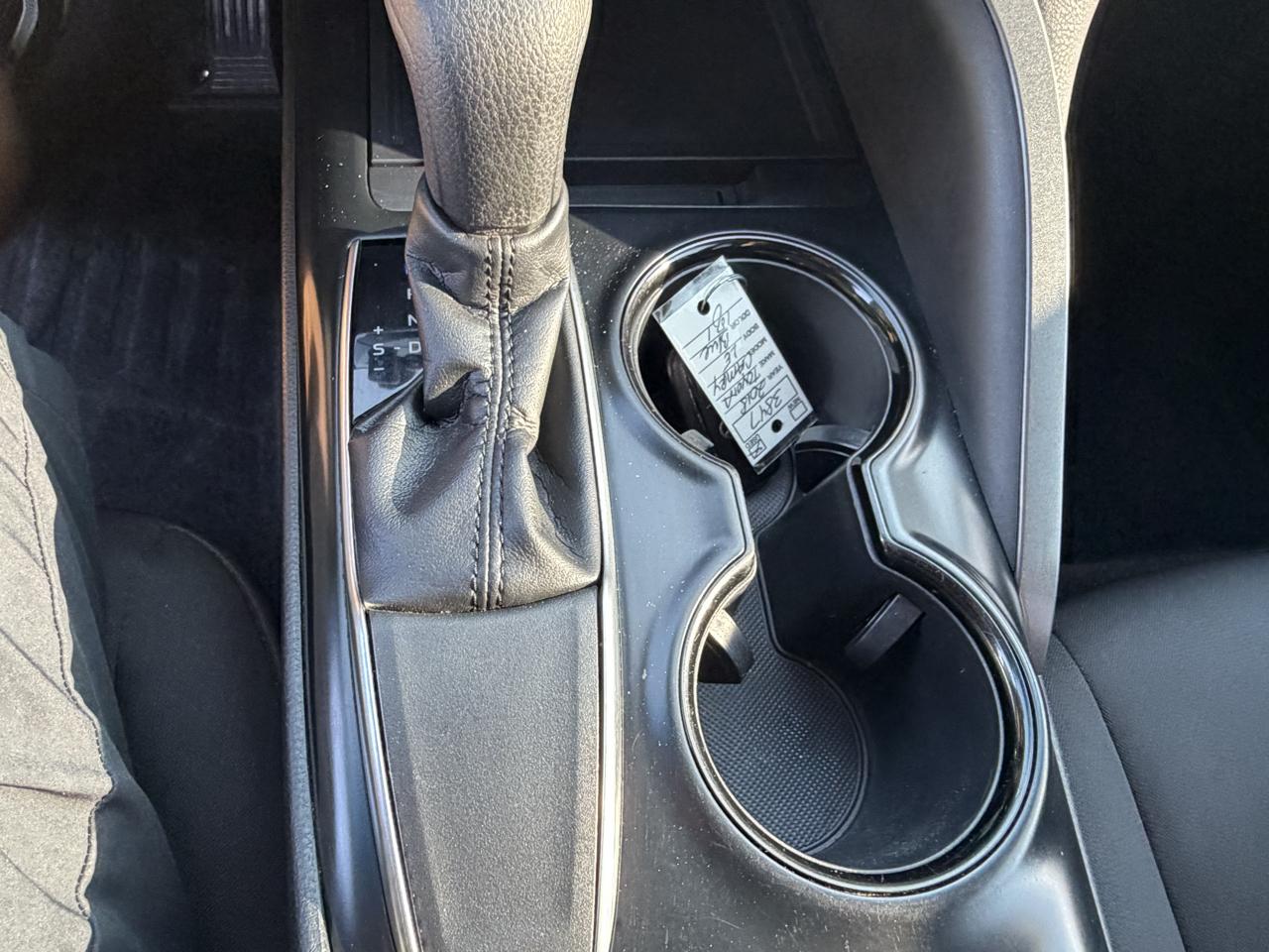 Toyota Camry LE Auto (Natl) 2018