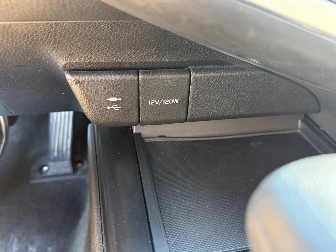 Toyota Camry LE Auto (Natl) 2018