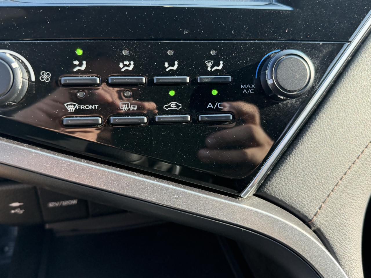 Toyota Camry LE Auto (Natl) 2018