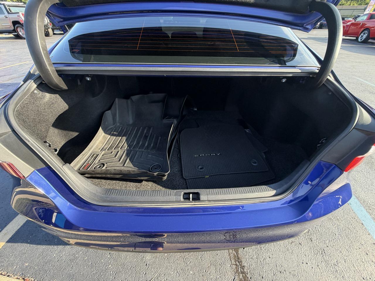 Toyota Camry LE Auto (Natl) 2018