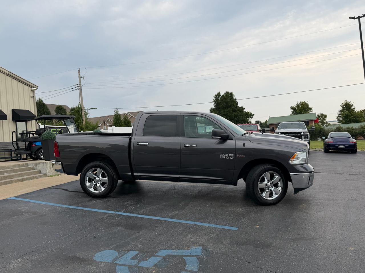RAM 1500 4WD Crew Cab 140.5" Big Horn 2016
