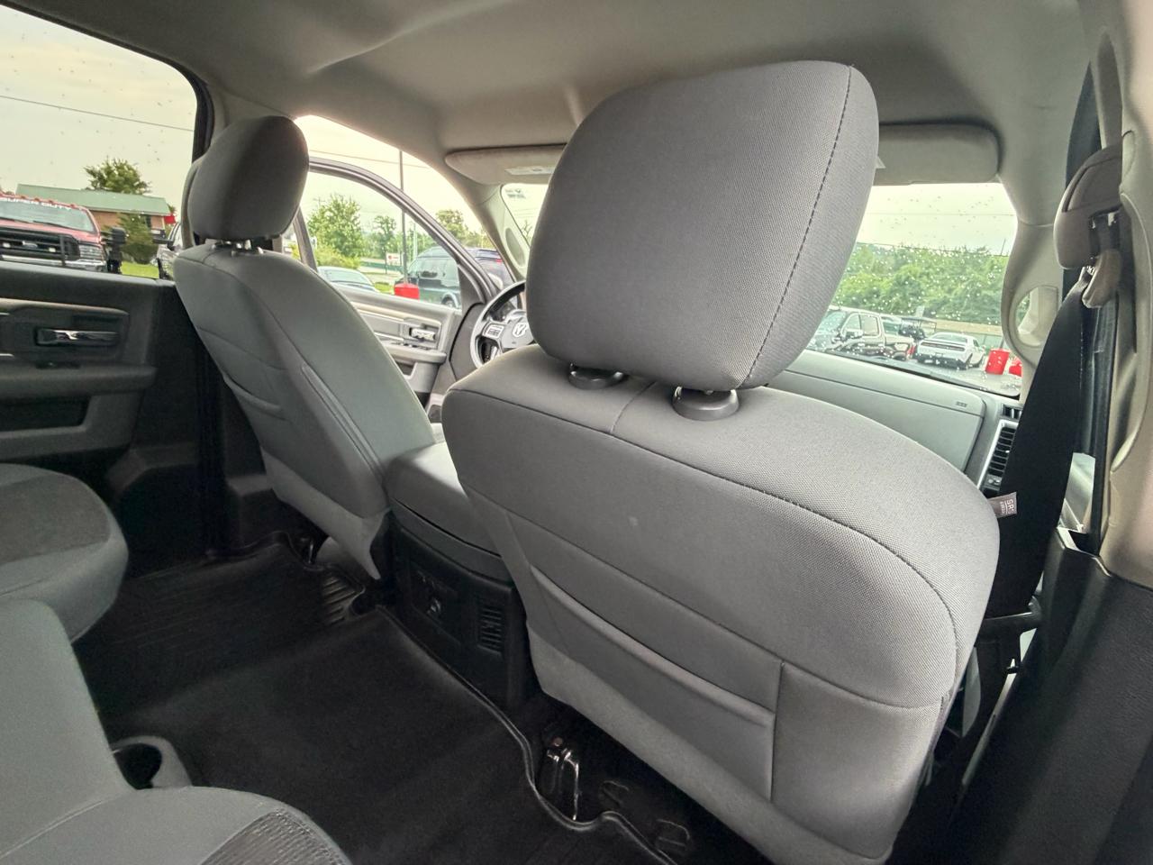 RAM 1500 4WD Crew Cab 140.5" Big Horn 2016