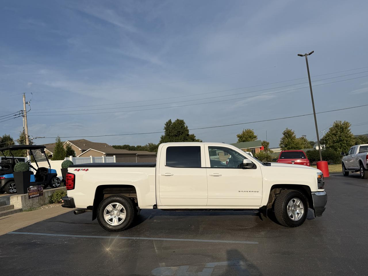 Chevrolet Silverado 1500 4WD Crew Cab 143.5" LT w/1LT 2018