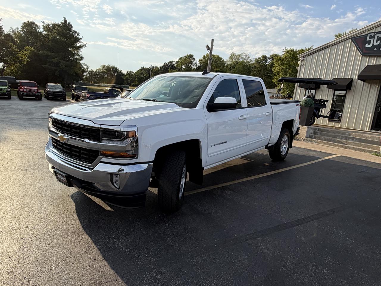 Chevrolet Silverado 1500 4WD Crew Cab 143.5" LT w/1LT 2018