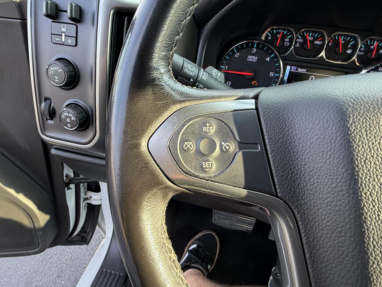 Chevrolet Silverado 1500 4WD Crew Cab 143.5" LT w/1LT 2018