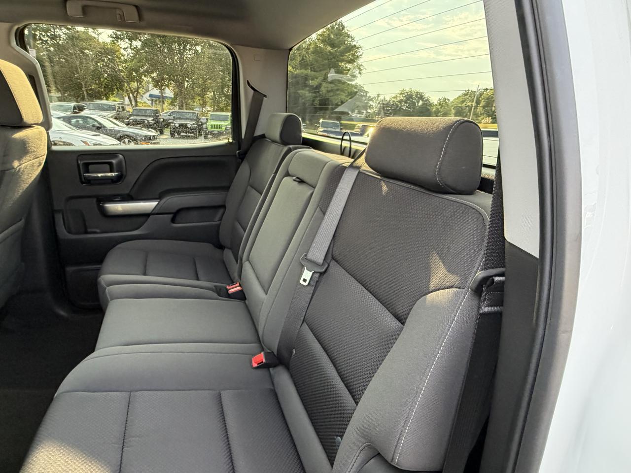 Chevrolet Silverado 1500 4WD Crew Cab 143.5" LT w/1LT 2018