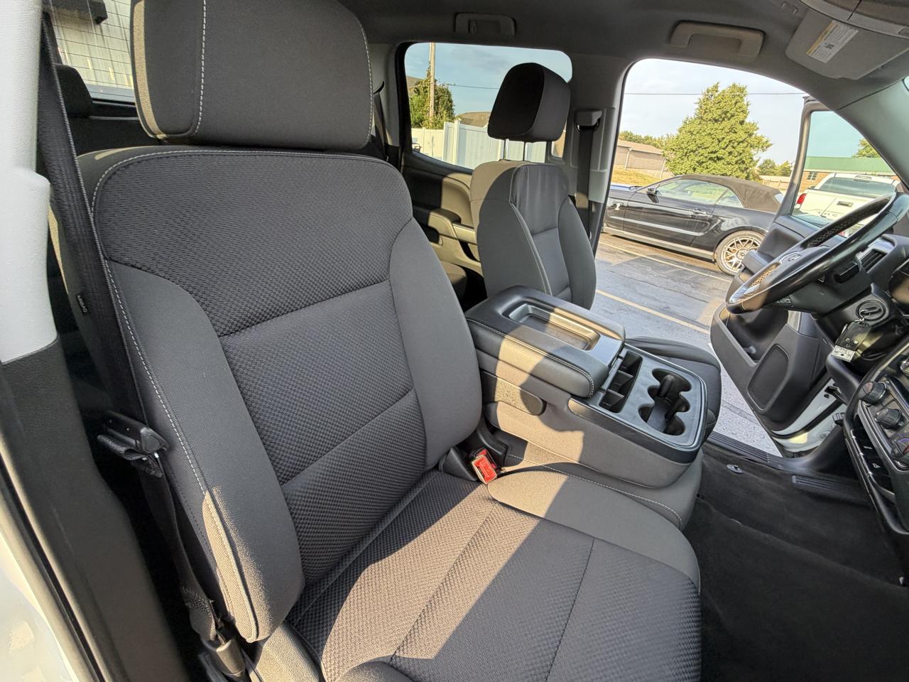 Chevrolet Silverado 1500 4WD Crew Cab 143.5" LT w/1LT 2018